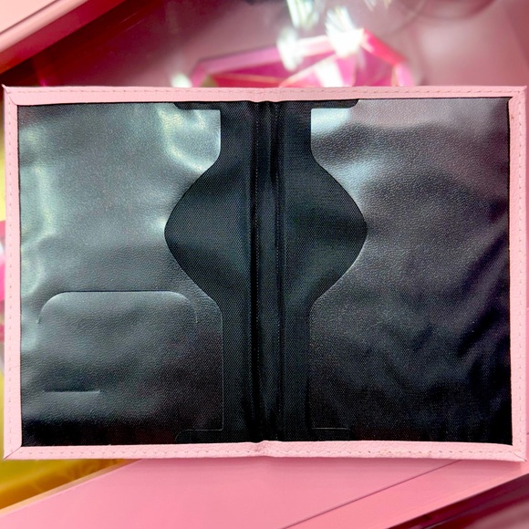 Pink & Gold Passport - Picture 2 of 2